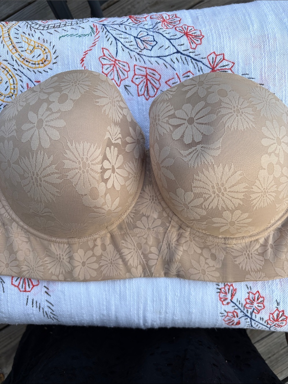 Strapless Floral Molded Bra - Tan